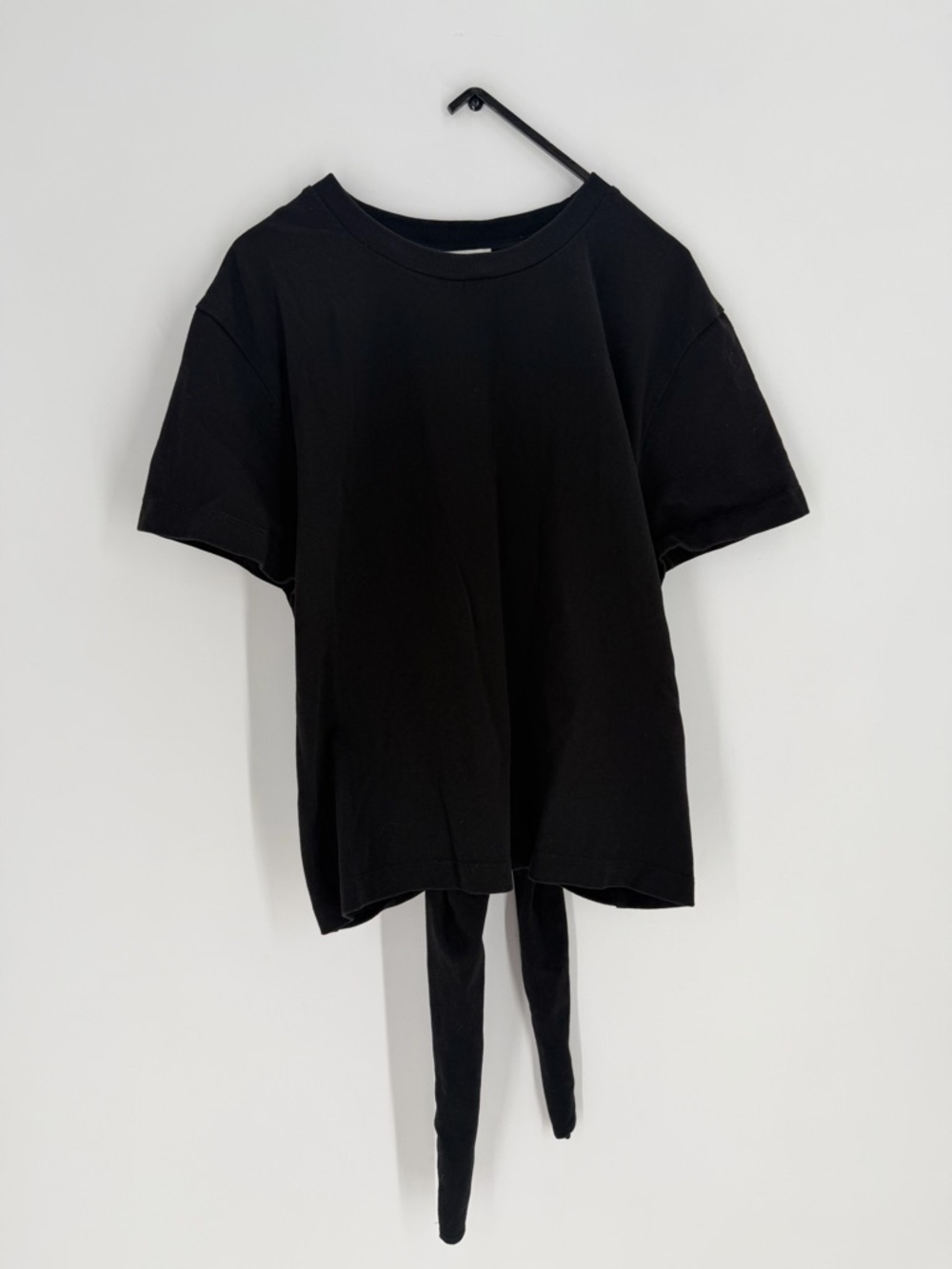 Cos The Bow Back Gathered Waist Knotted Back Tie Black T-Shirt - Picture 2 of 6